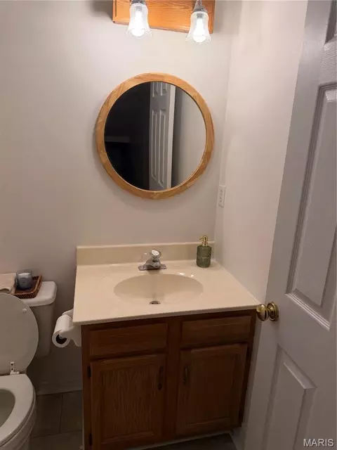 Bath - 1503 Whispering Creek Dr, Ballwin, MO 63021 photo 3 of 4