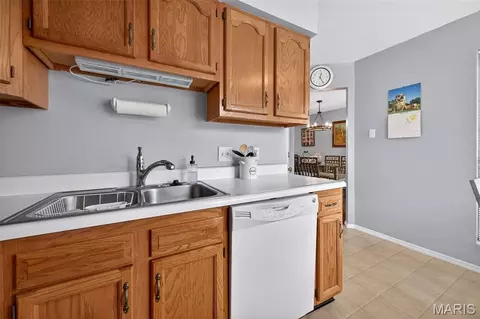Kitchen - 1503 Whispering Creek Dr, Ballwin, MO 63021 photo 3 of 3