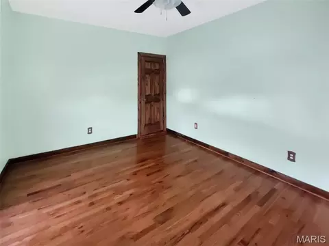 Bedroom - 407 E Salling St, Perry, MO 63462 photo 2 of 2