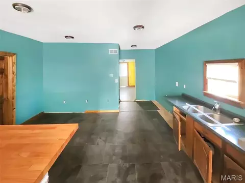 Kitchen - 407 E Salling St, Perry, MO 63462 photo 1 of 1