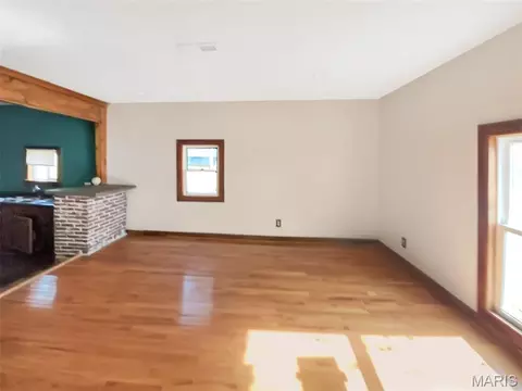 Living - 407 E Salling St, Perry, MO 63462 photo 1 of 6