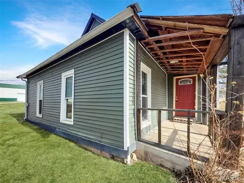 Exterior - 407 E Salling St, Perry, MO 63462 photo 3 of 3
