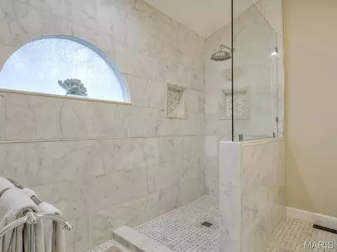 Bath - 435 Paul Dr, Waterloo, IL 62298 photo 2 of 4