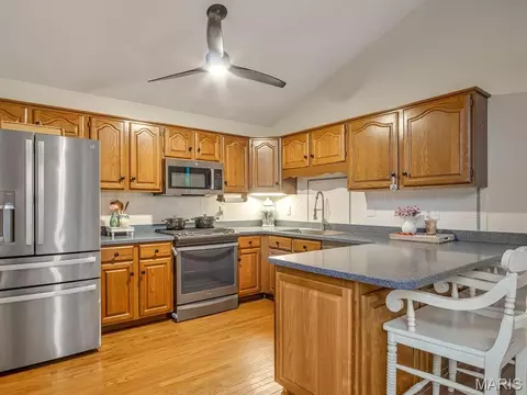 Kitchen - 435 Paul Dr, Waterloo, IL 62298 photo 2 of 4