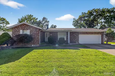 5709 Chatport Rd, Saint Louis, MO 63129