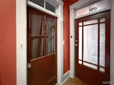 Entry Way - 403 Broadway, Hannibal, MO 63401 photo 1 of 4