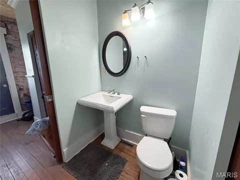 Bath - 403 Broadway, Hannibal, MO 63401 photo 1 of 6