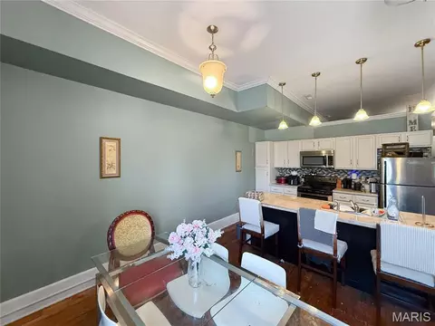 Dining - 403 Broadway, Hannibal, MO 63401 photo 1 of 1