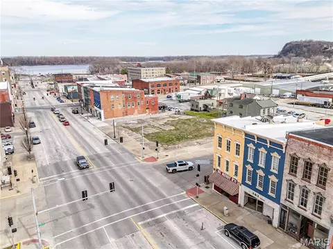 View/Area - 403 Broadway, Hannibal, MO 63401 photo 1 of 3
