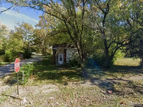 1454 N 49th St, East St Louis, IL 62204