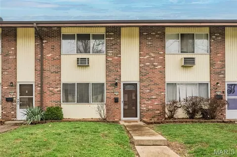 7632 Hazelcrest Dr, Hazelwood, MO 63042