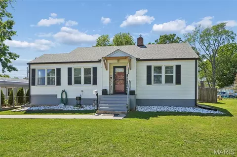 103 N Country Ln, Desloge, MO 63601