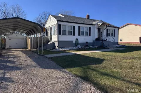 103 N Country Ln, Desloge, MO 63601