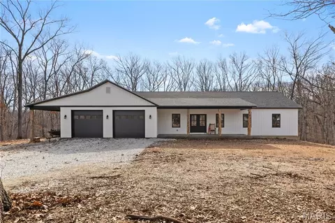 140 Turkey Creek Crossing Dr, Hawk Point, MO 63349