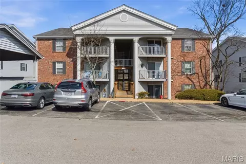 7611 Triwoods Dr #J, Saint Louis, MO 63119