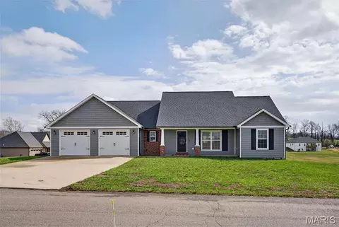 834 Lakeview Xing, Cape Girardeau, MO 63701