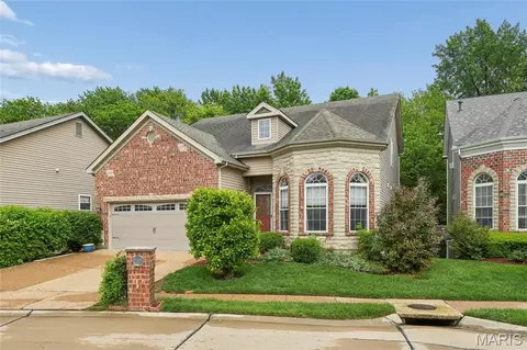 139 Blue Water Dr, St Peters, MO 63366