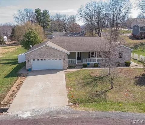 3 Mark Dr, Vandalia, IL 62471