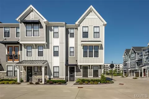 1329 W Gateway Hts, Saint Louis, MO 63144