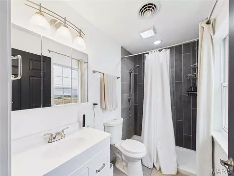 Bath - 205 N Waller St, Crocker, MO 65452 photo 2 of 4