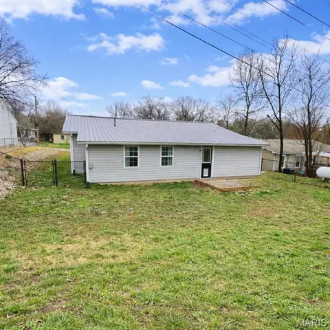 Exterior - 205 N Waller St, Crocker, MO 65452 photo 2 of 4