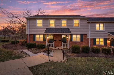 8985 S Swan Cir, Saint Louis, MO 63144