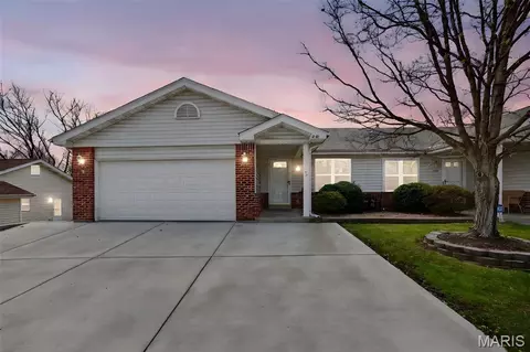 2425 Muegge Rd, Saint Charles, MO 63303