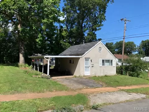 1947 Spencer Ave, Overland, MO 63114