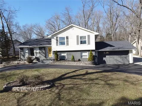 5697 Lake Tishomingo Rd, Hillsboro, MO 63050