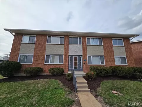 3 Bruce Dr, Florissant, MO 63031