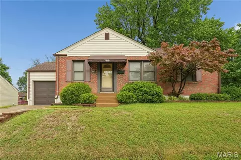 7319 Morganford Rd, Saint Louis, MO 63116