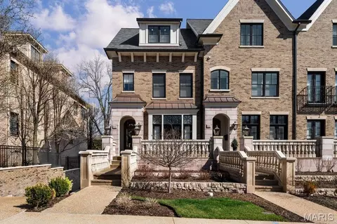 134 Gay Ave, Clayton, MO 63105