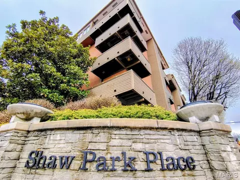 250 S Brentwood Blvd #1B, Clayton, MO 63105