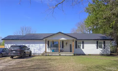 406 Lynn St, Sikeston, MO 63801