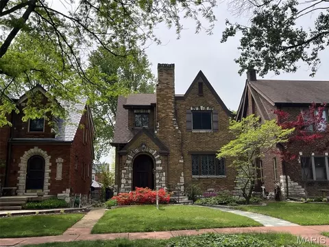 5866 Delor St, Saint Louis, MO 63109