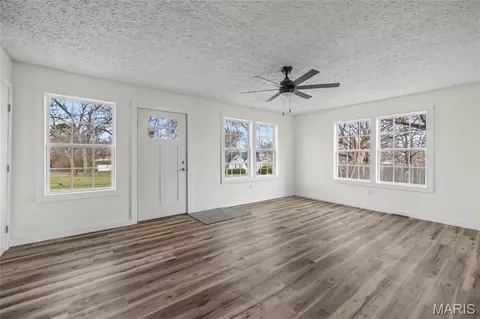 Living - 303 S Pine St, Dixon, MO 65459 photo 1 of 3