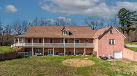 Exterior - 112 Park Rd, Benton, MO 63736 photo 4 of 14