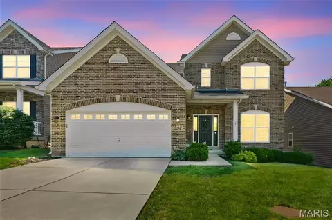 296 Cambridgeshire Ct, Saint Peters, MO 63376