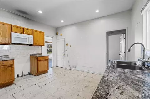 Kitchen - 8621 Martony Ln, Berkeley, MO 63134 photo 3 of 3