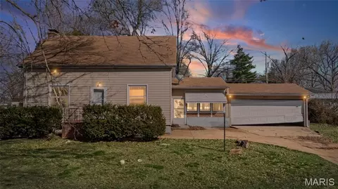 Exterior - 8621 Martony Ln, Berkeley, MO 63134 photo 1 of 13