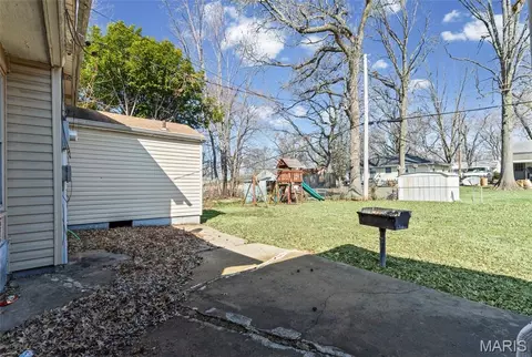 Exterior - 8621 Martony Ln, Berkeley, MO 63134 photo 8 of 13