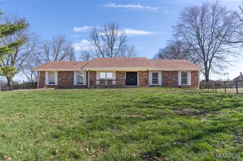 4212 Hueffmeier Rd, Wentzville, MO 63385
