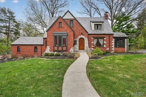 66 Bellerive Acres, Saint Louis, MO 63121