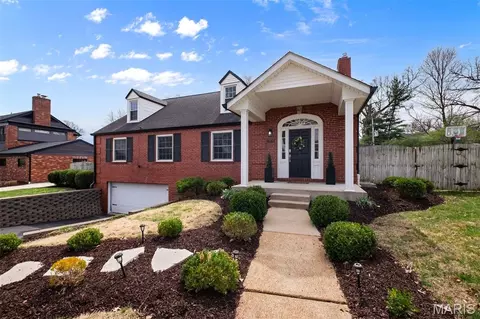 8142 Amherst Ave, University City, MO 63130