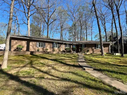 1206 Sioux Ave, Jackson, MO 63755