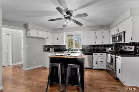 Kitchen - 1206 Sioux Ave, Jackson, MO 63755 photo 4 of 4