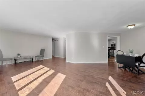 Living - 1206 Sioux Ave, Jackson, MO 63755 photo 2 of 2