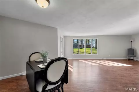 Living - 1206 Sioux Ave, Jackson, MO 63755 photo 1 of 2