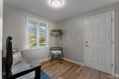 Entry Way - 1206 Sioux Ave, Jackson, MO 63755 photo 1 of 2