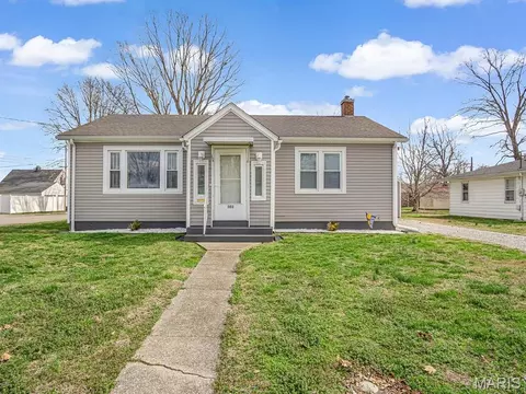 302 S East, Pinckneyville, IL 62274